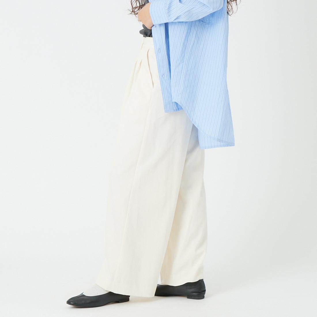 MICA&DEAL [マイカアンドディール] フィブリルタックパンツ [0126103031] OFF WHITE &&モデル身長：162cm 着用サイズ：36&&