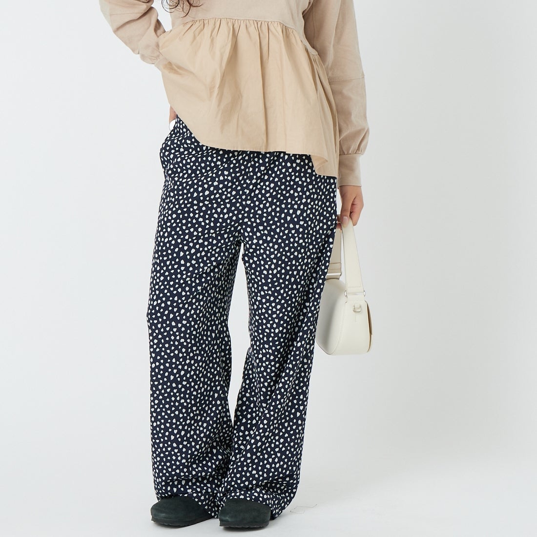 MICA&DEAL [マイカアンドディール] プリントデシンパンツ [0126103032] NAVY &&モデル身長：162cm 着用サイズ：F&&