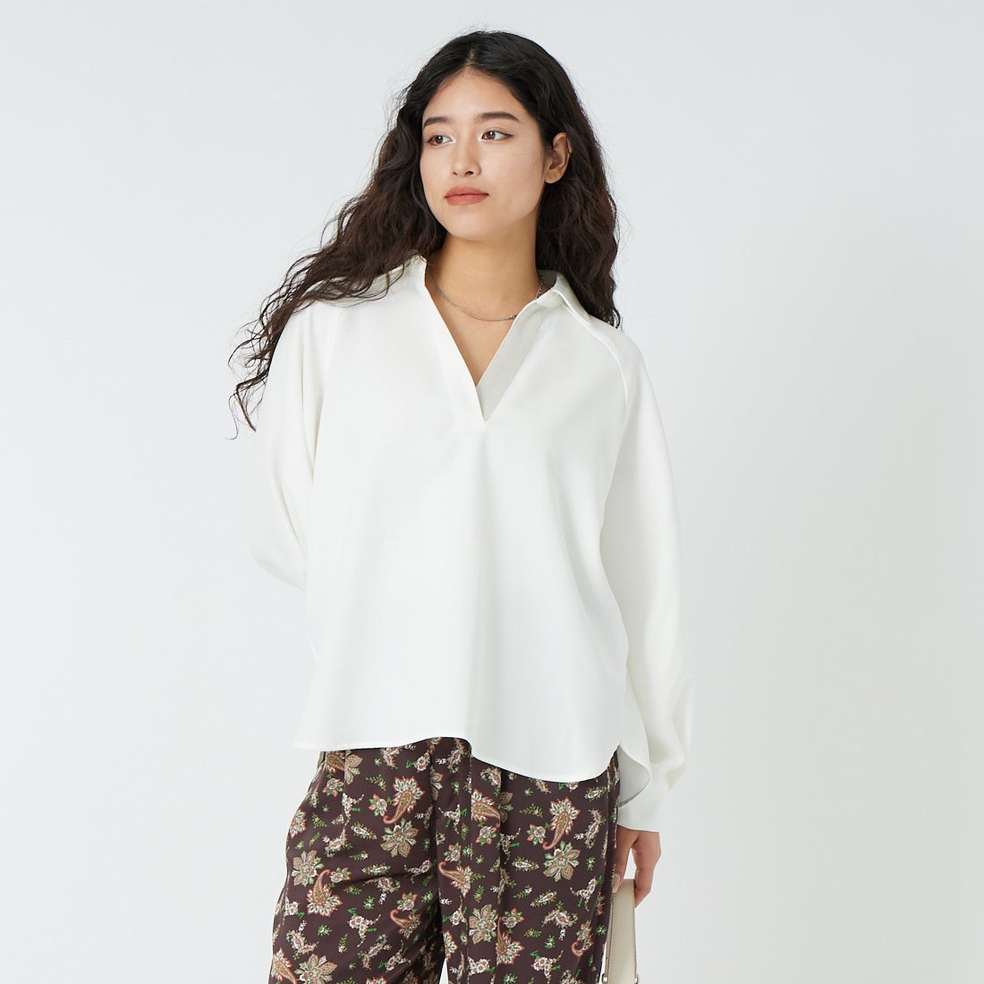 Jf Ready Made [ジェイエフレディメイド] パウダーストレッチ スキッパーブラウス [4126104] ｵﾌﾎﾜｲﾄ &&モデル身長：162cm 着用サイズ：F&&