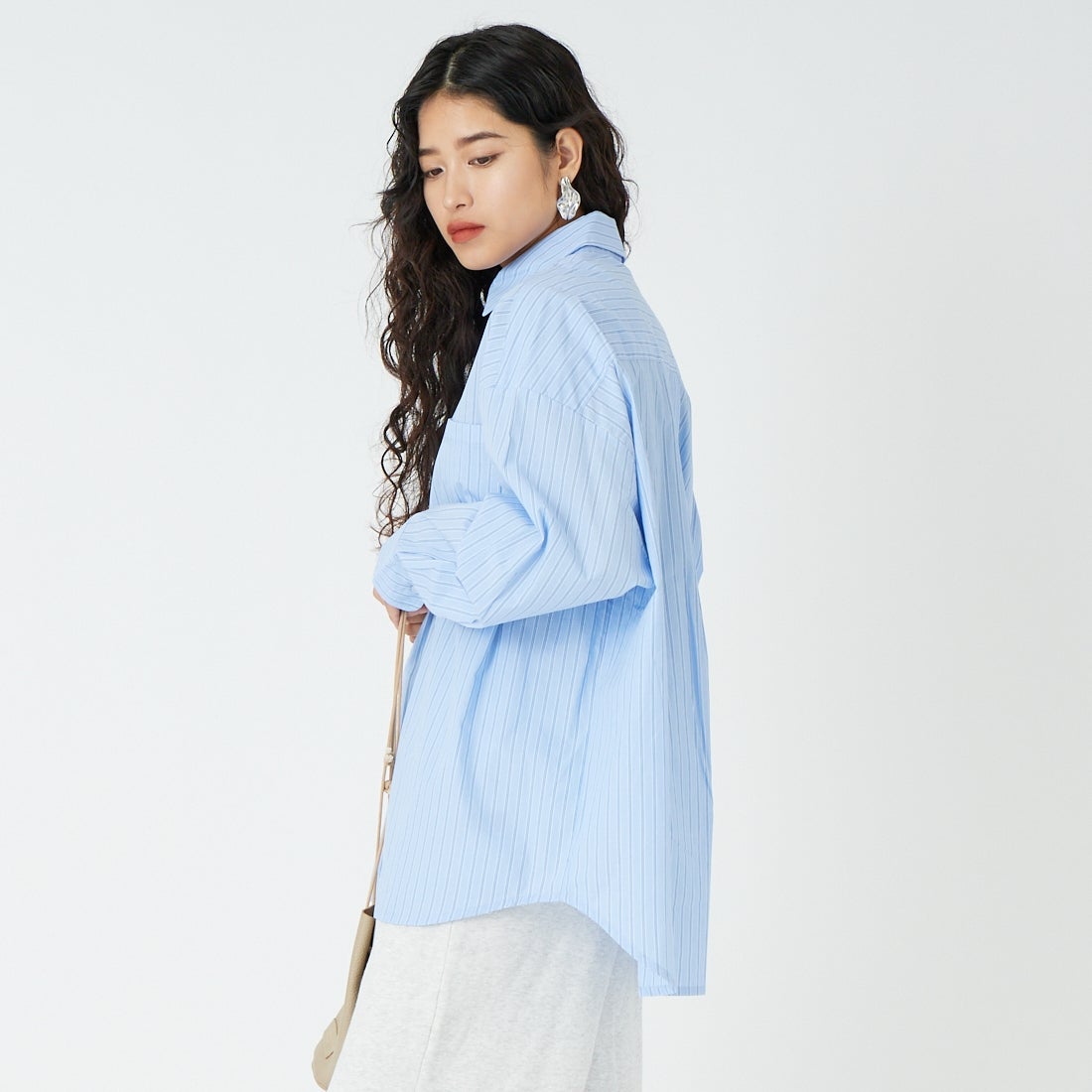 Jeans Factory Clothes [ジーンズファクトリークローズ] メンズライクビッグシャツ [IN7-SH-6] BLU ST &&モデル身長：162cm 着用サイズ：F&&