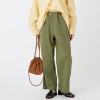 32 KHAKI&&モデル身長：162cm 着用サイズ：34&&