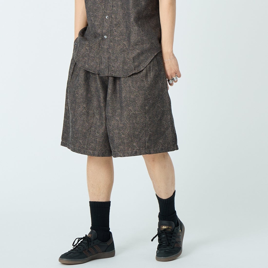 B BROWN&&モデル身長：179cm 着用サイズ：M&&