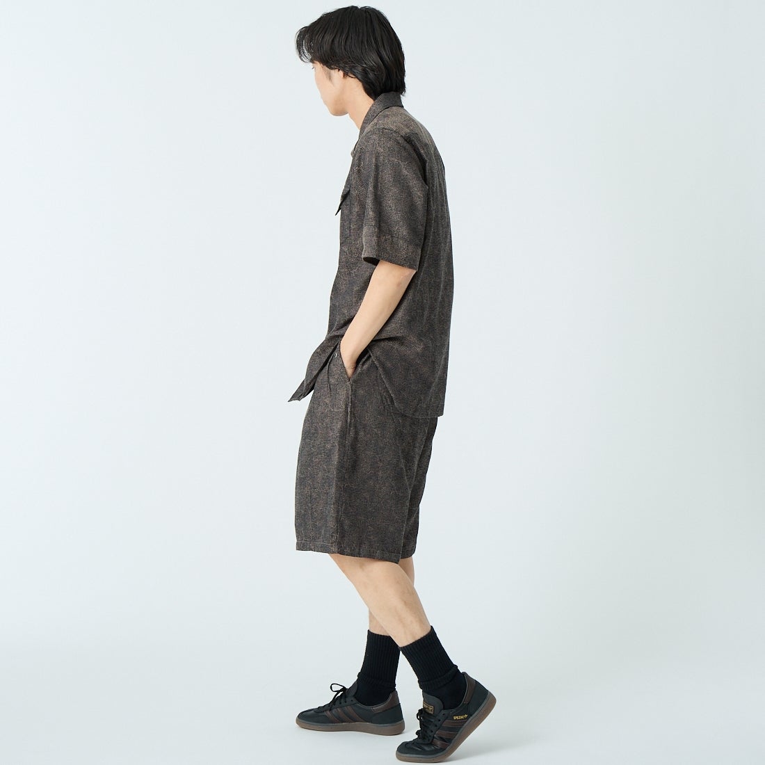 Needles [ニードルズ] ストリングカウボーイヒザデルショーツ [SX273] B BROWN &&モデル身長：179cm 着用サイズ：M&&