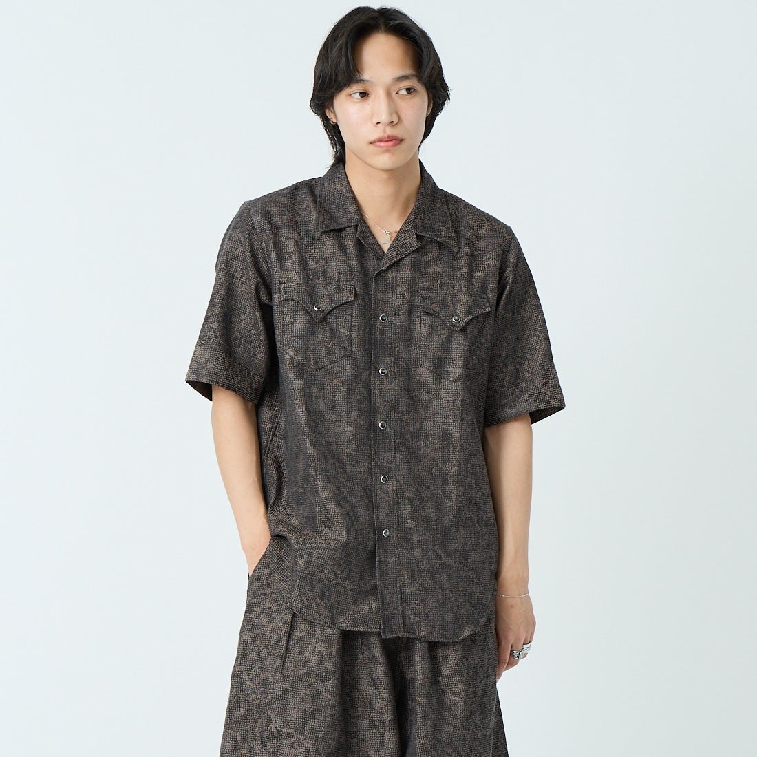 B BROWN&&モデル身長：179cm 着用サイズ：M&&