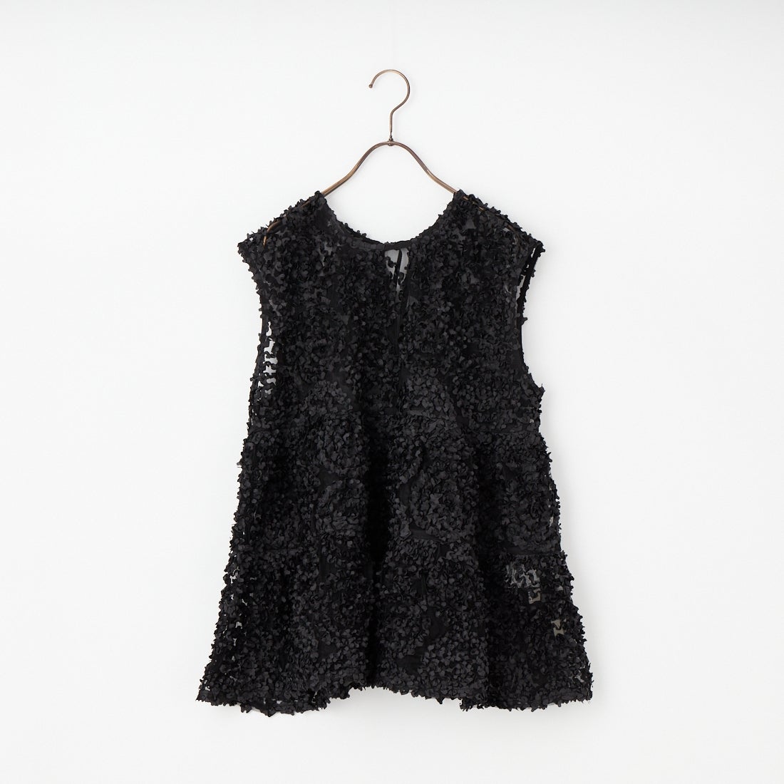 19 BLACK