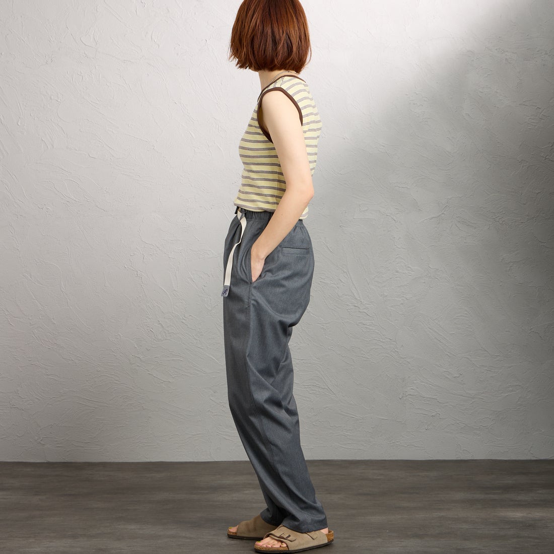 GRAMiCCi [グラミチ] 別注 ストレッチギャバジン エブリデイパンツ [GUP6-S2015-JF] GRAY &&モデル身長：158cm 着用サイズ：S&&