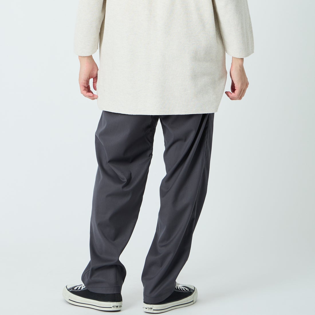 GRAMiCCi [グラミチ] 別注 ストレッチギャバジン エブリデイパンツ [GUP6-S2015-JF] CHARCOAL &&モデル身長：168cm 着用サイズ：L&&
