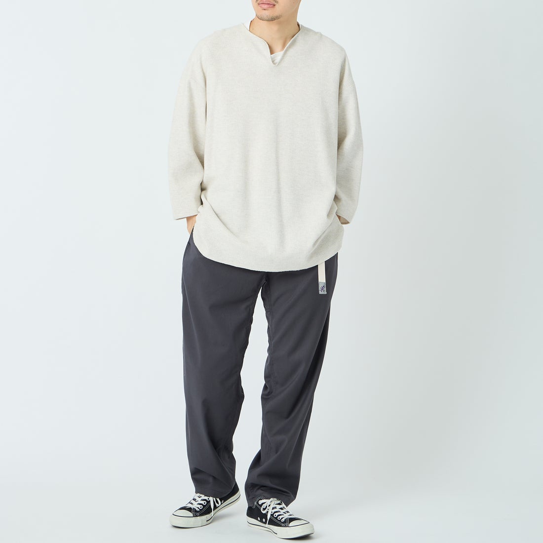 GRAMiCCi [グラミチ] 別注 ストレッチギャバジン エブリデイパンツ [GUP6-S2015-JF] CHARCOAL &&モデル身長：168cm 着用サイズ：L&&