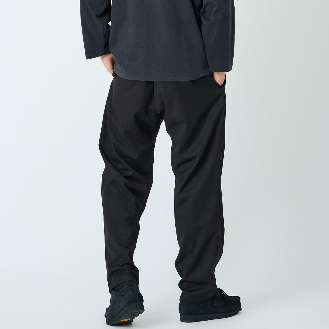 GRAMiCCi [グラミチ] 別注 ストレッチギャバジン エブリデイパンツ [GUP6-S2015-JF] BLACK &&モデル身長：179cm 着用サイズ：XL&&