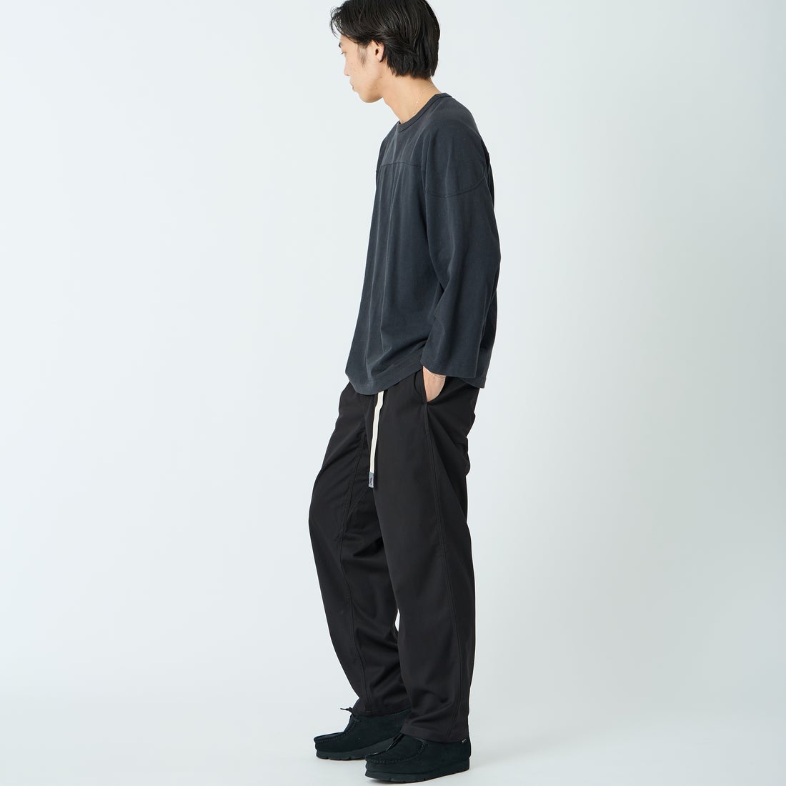 GRAMiCCi [グラミチ] 別注 ストレッチギャバジン エブリデイパンツ [GUP6-S2015-JF] BLACK &&モデル身長：179cm 着用サイズ：XL&&