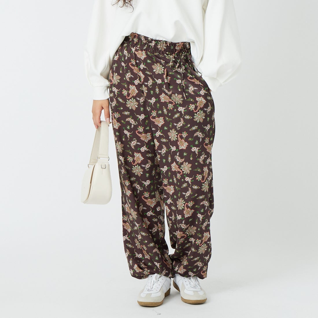 BROWN&&モデル身長：162cm 着用サイズ：F&&