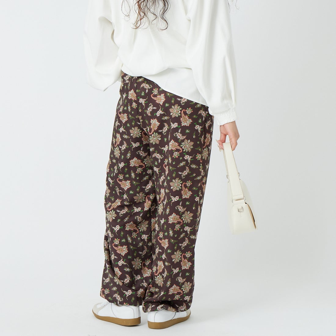 TICCA [ティッカ] ペイズリープリントパンツ [TBFS-092] BROWN &&モデル身長：162cm 着用サイズ：F&&
