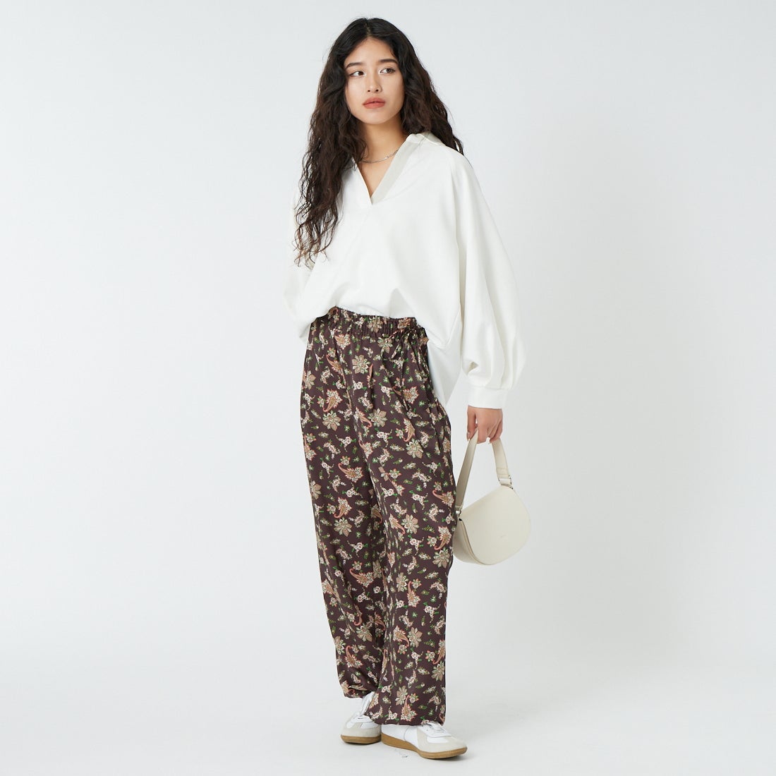 TICCA [ティッカ] ペイズリープリントパンツ [TBFS-092] BROWN &&モデル身長：162cm 着用サイズ：F&&