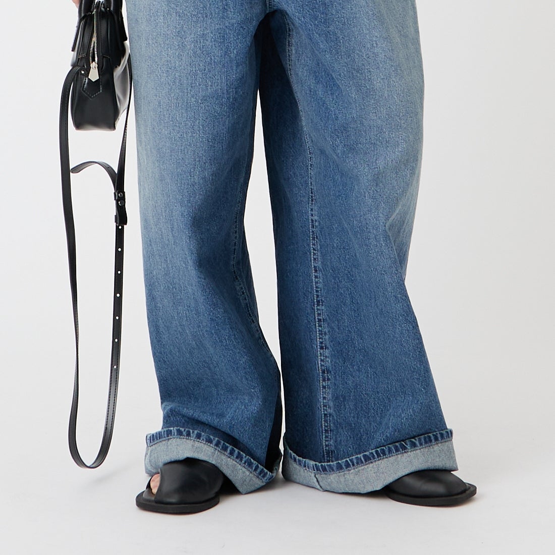 RhodolirioN [ロドリリオン] 5ポケットサスペンダーデニムパンツ [SW1043] INDIGO &&モデル身長：162cm 着用サイズ：ONE SIZE&&