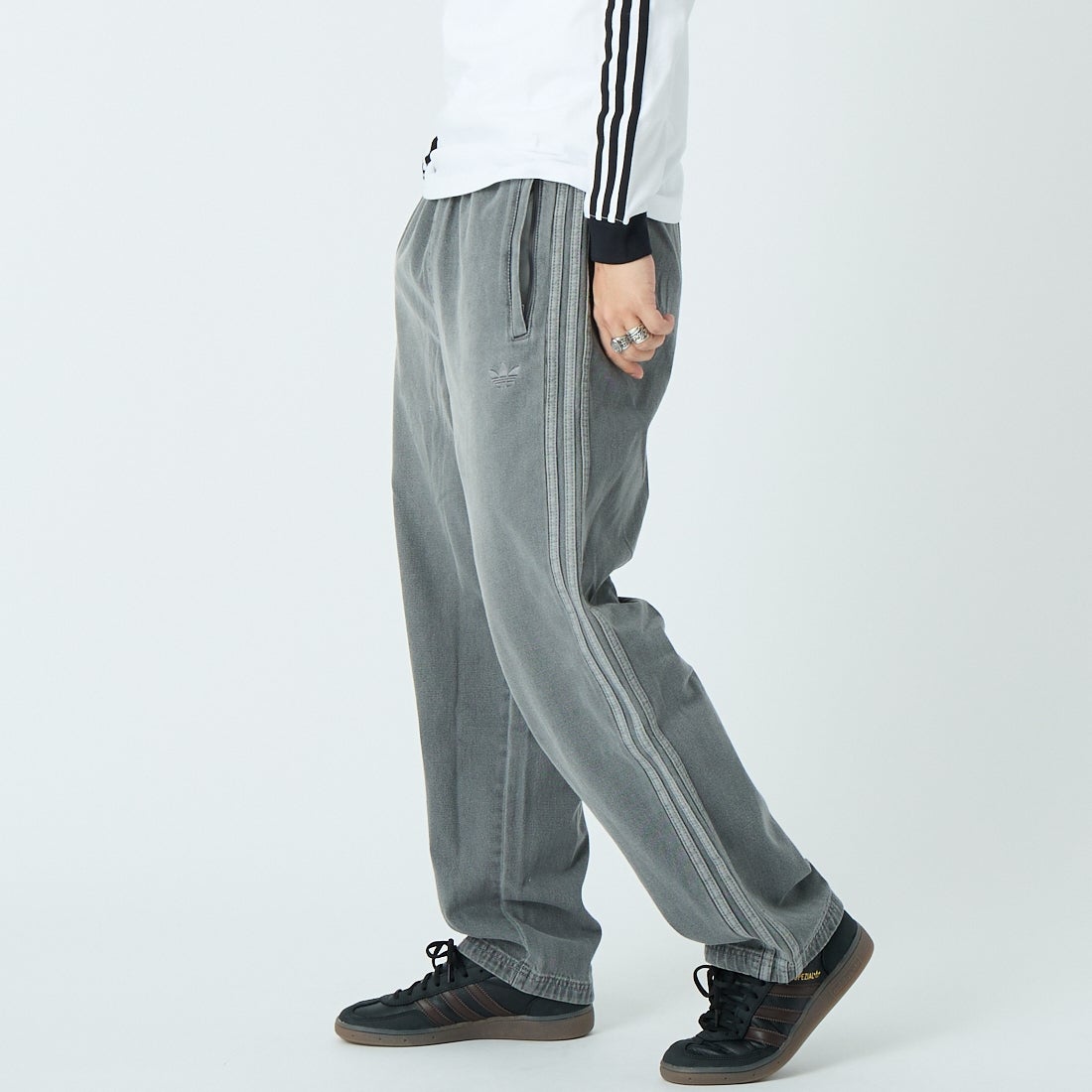 adidas Originals [アディダス オリジナルス] ルーズデニムトラックパンツ [CU325] JW5920 &&モデル身長：179cm 着用サイズ：L&&