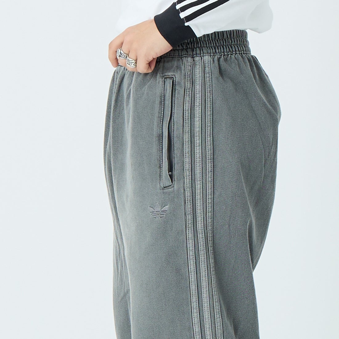 adidas Originals [アディダス オリジナルス] ルーズデニムトラックパンツ [CU325] JW5920