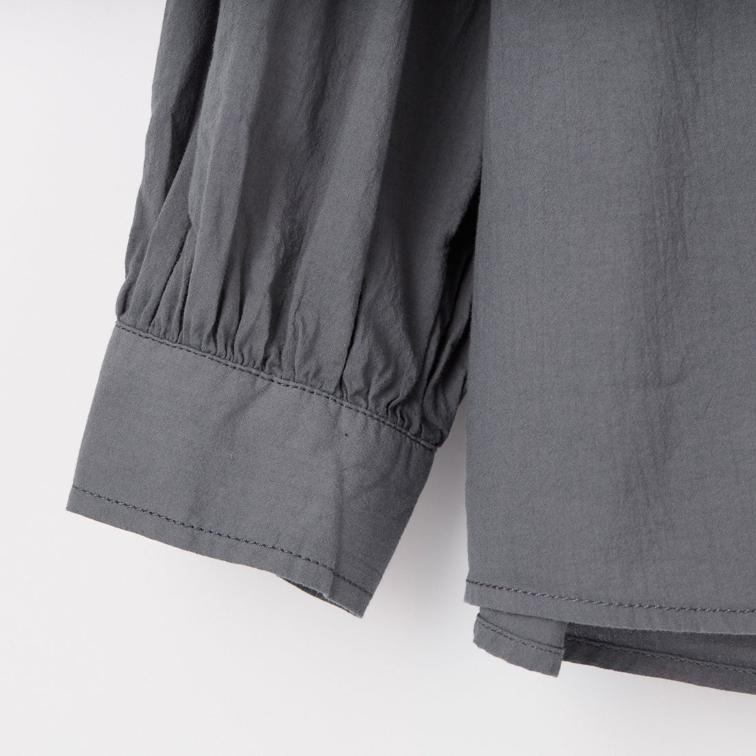 tumugu: [ツムグ] ふわふわコットンフリルブラウス [TB26101] 88 CHARCOA