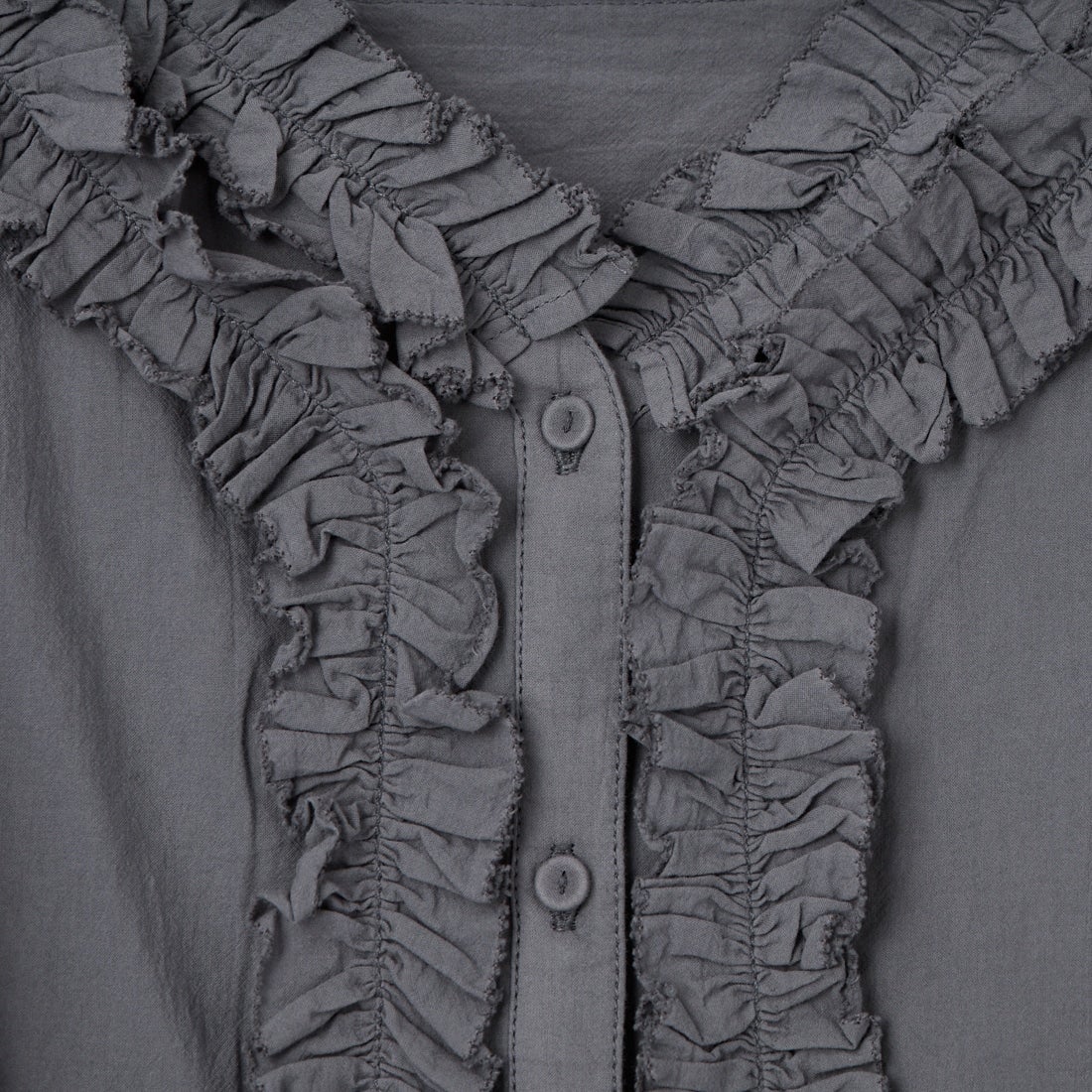 tumugu: [ツムグ] ふわふわコットンフリルブラウス [TB26101] 88 CHARCOA