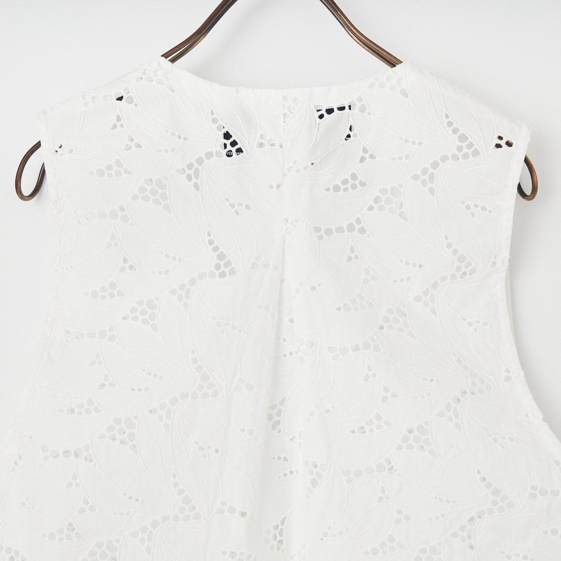 TICCA [ティッカ] フラワーレースベスト [TBFS-132] WHITE