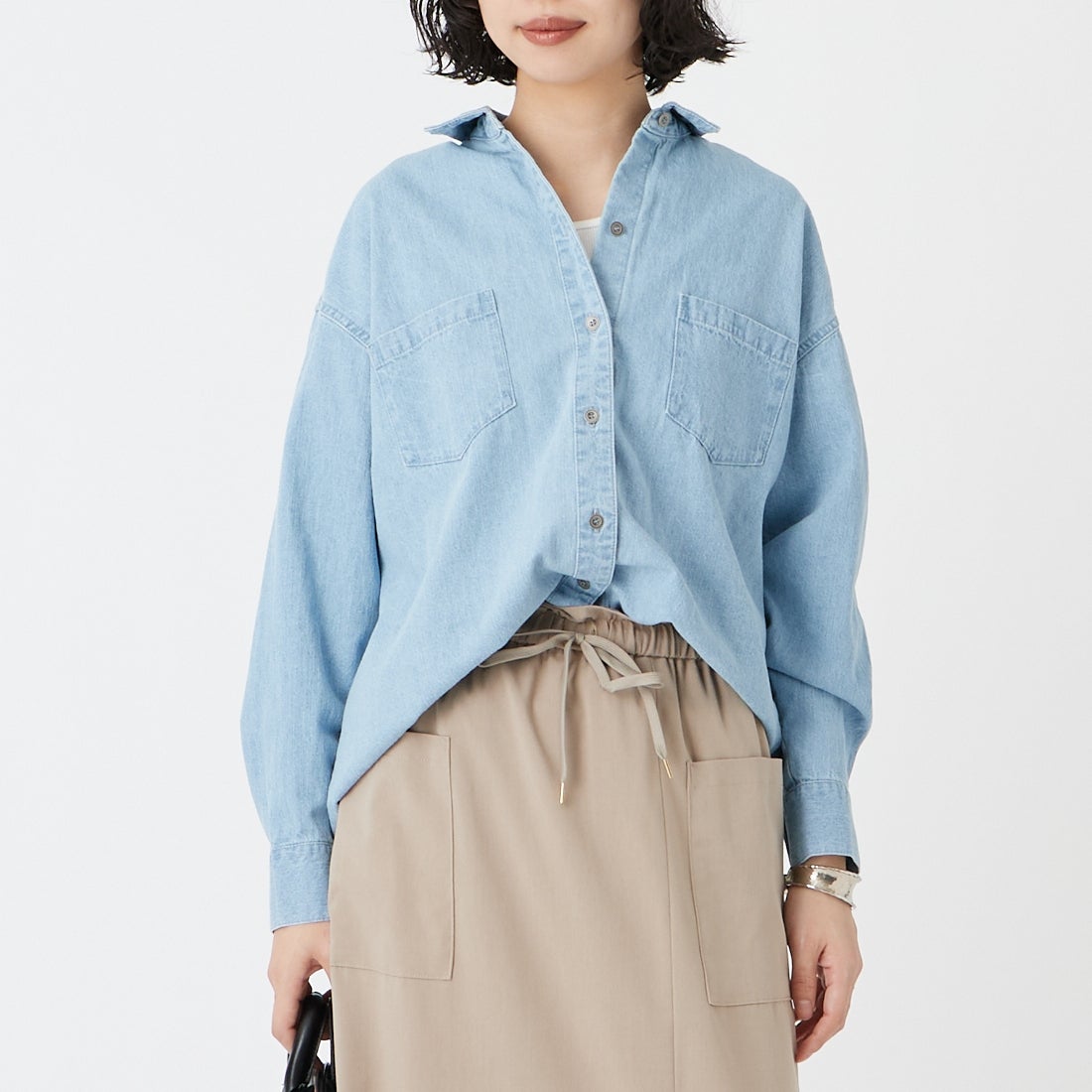 MICA&DEAL [マイカアンドディール] デニムシャツ [0126101028] L/BLUE &&モデル身長：162cm 着用サイズ：F&&