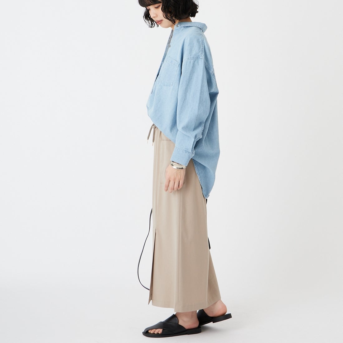 MICA&DEAL [マイカアンドディール] デニムシャツ [0126101028] L/BLUE &&モデル身長：162cm 着用サイズ：F&&