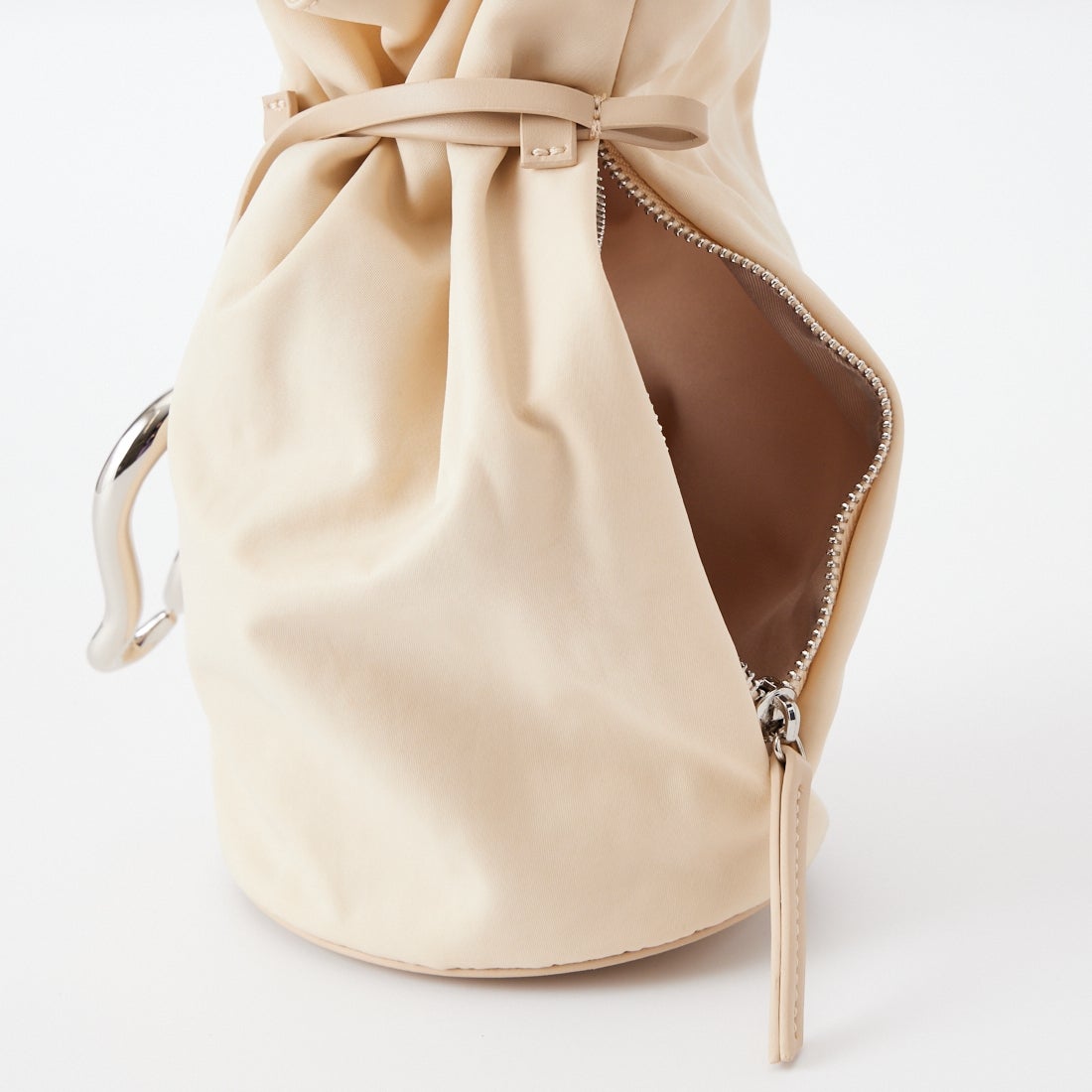 LE VERNIS [ル・ベルニ] POIRE バスケットバッグ [254-210509] ﾎﾜｲﾄ