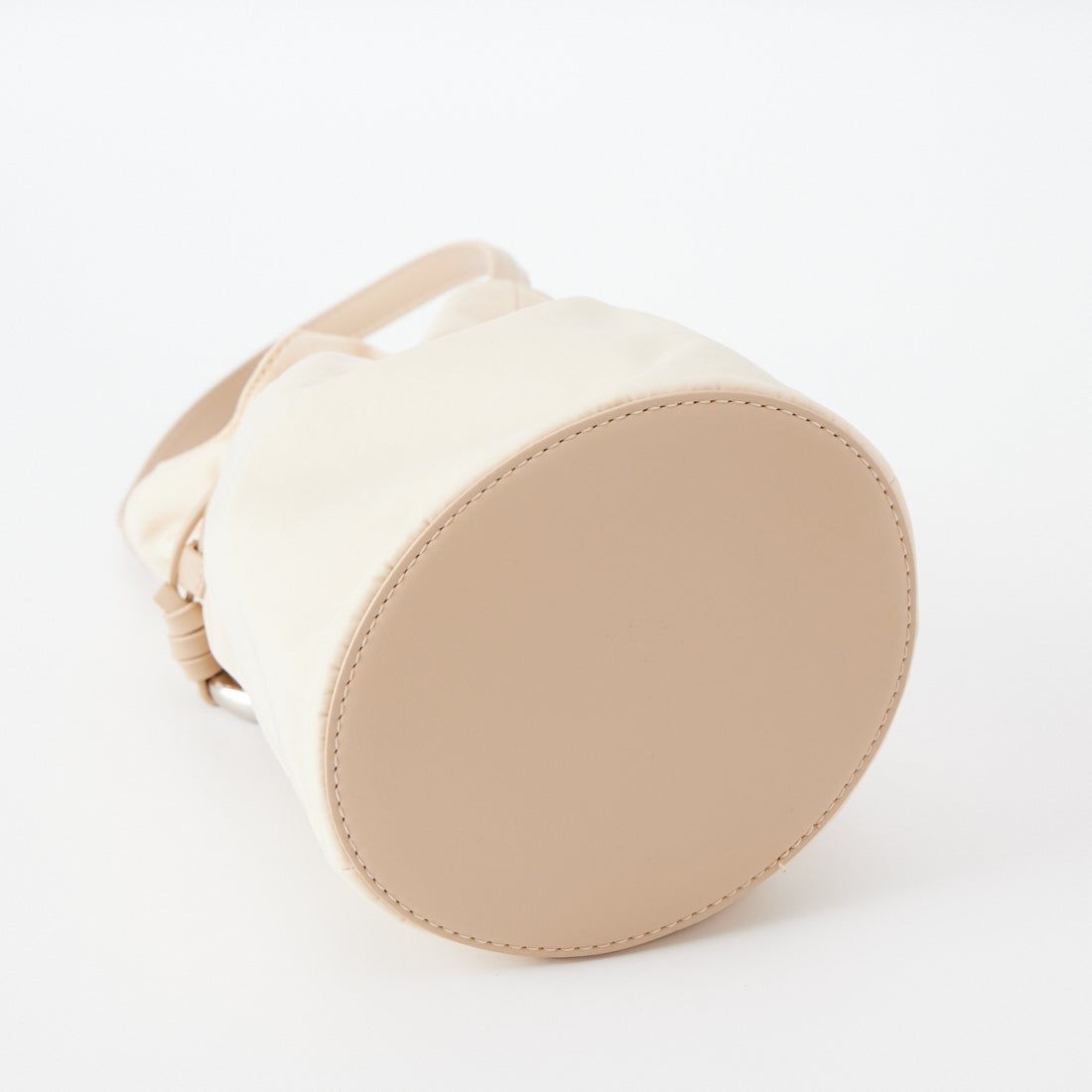 LE VERNIS [ル・ベルニ] POIRE バスケットバッグ [254-210509] ﾎﾜｲﾄ