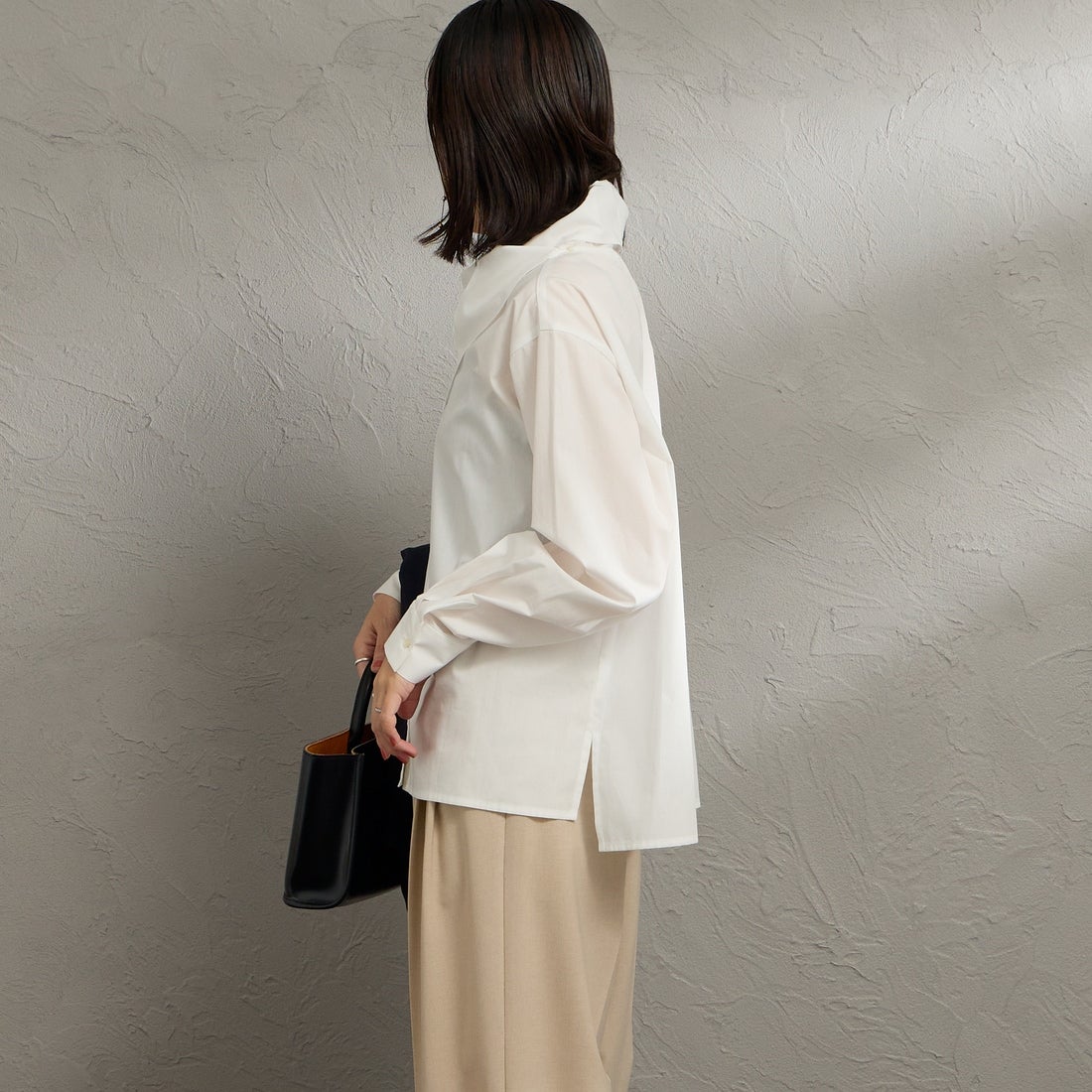 mizuiro ind [ミズイロインド] スカーフカラーシャツ [1-230148] 11 OFF WHI &&モデル身長：160cm 着用サイズ：F&&