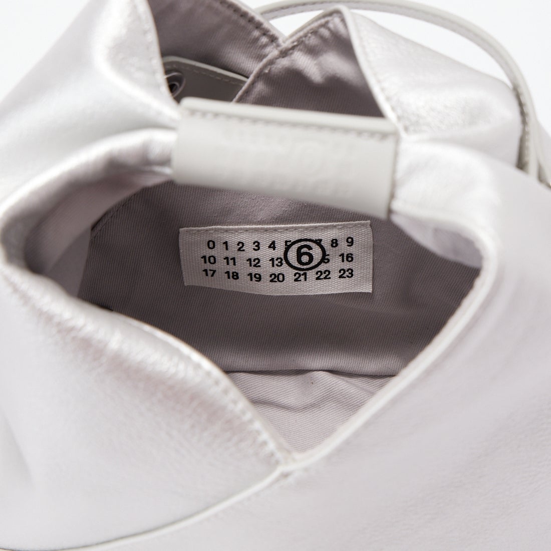 MM6 Maison Margiela [エムエムシックス メゾン マルジェラ] ジャパニーズ クロスボディバッグ [SB6WD0026-P8396] T9002 SILV