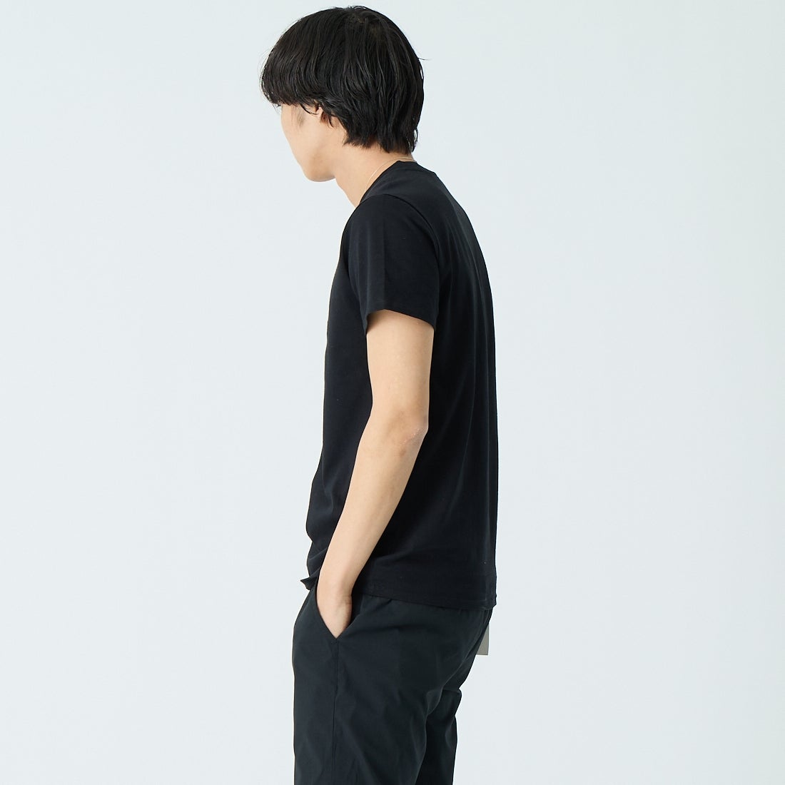 A.P.C. [アー・ペー・セー] APCロゴTシャツ [T-SHIRT-RUE-MADAME-H] 99 NOIR &&モデル身長：179cm 着用サイズ：S&&