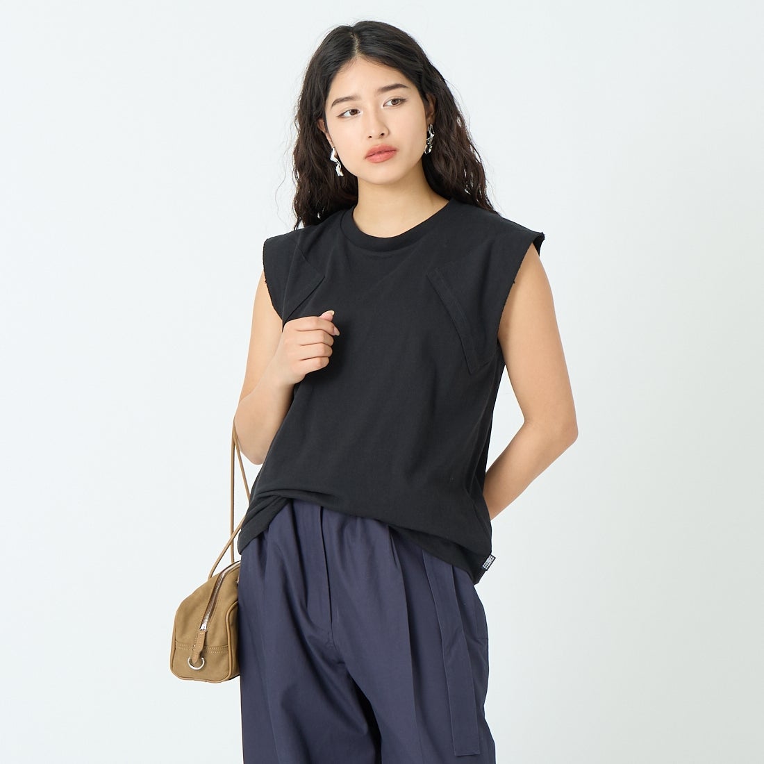 900 BLACK&&モデル身長：162cm 着用サイズ：S&&