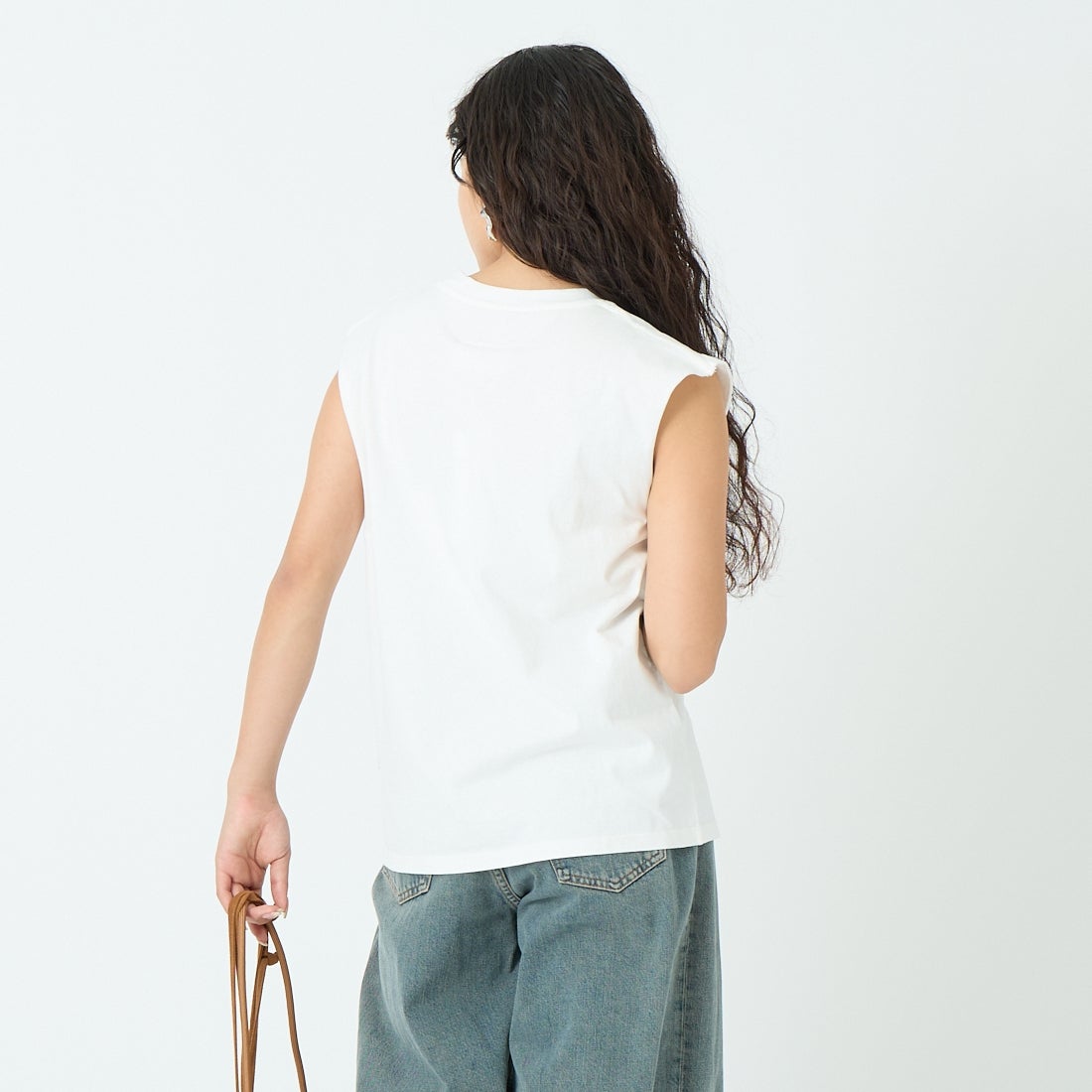 MM6 Maison Margiela [エムエムシックス メゾン マルジェラ] タンクトップ [S52NL0074-M20050] 101 OFF WH &&モデル身長：162cm 着用サイズ：S&&