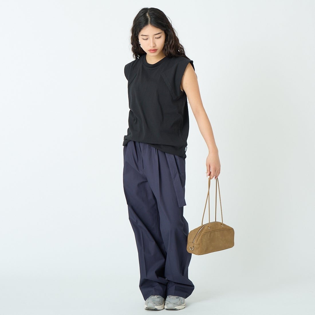 MM6 Maison Margiela [エムエムシックス メゾン マルジェラ] タンクトップ [S52NL0074-M20050] 900 BLACK &&モデル身長：162cm 着用サイズ：S&&