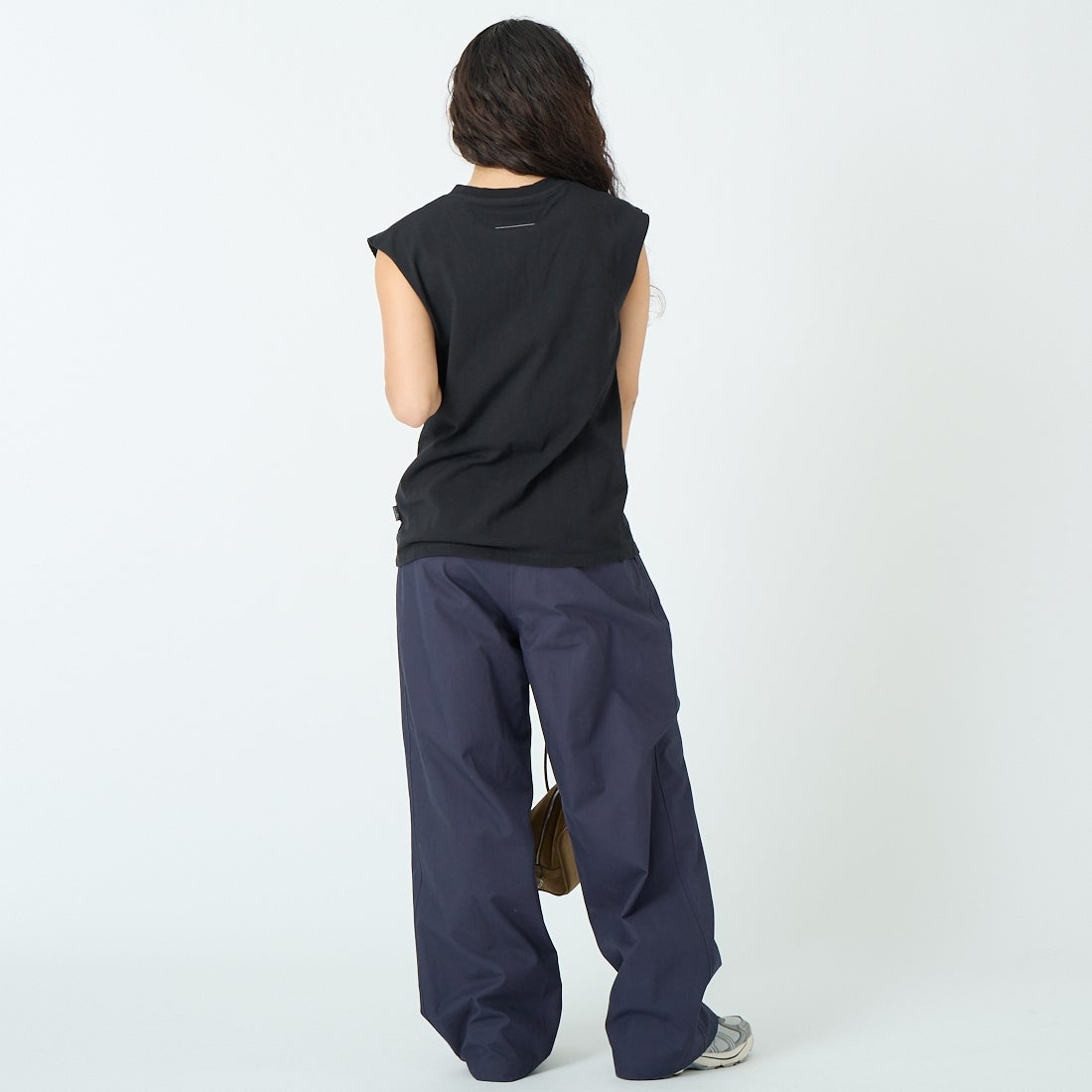 MM6 Maison Margiela [エムエムシックス メゾン マルジェラ] タンクトップ [S52NL0074-M20050] 900 BLACK &&モデル身長：162cm 着用サイズ：S&&