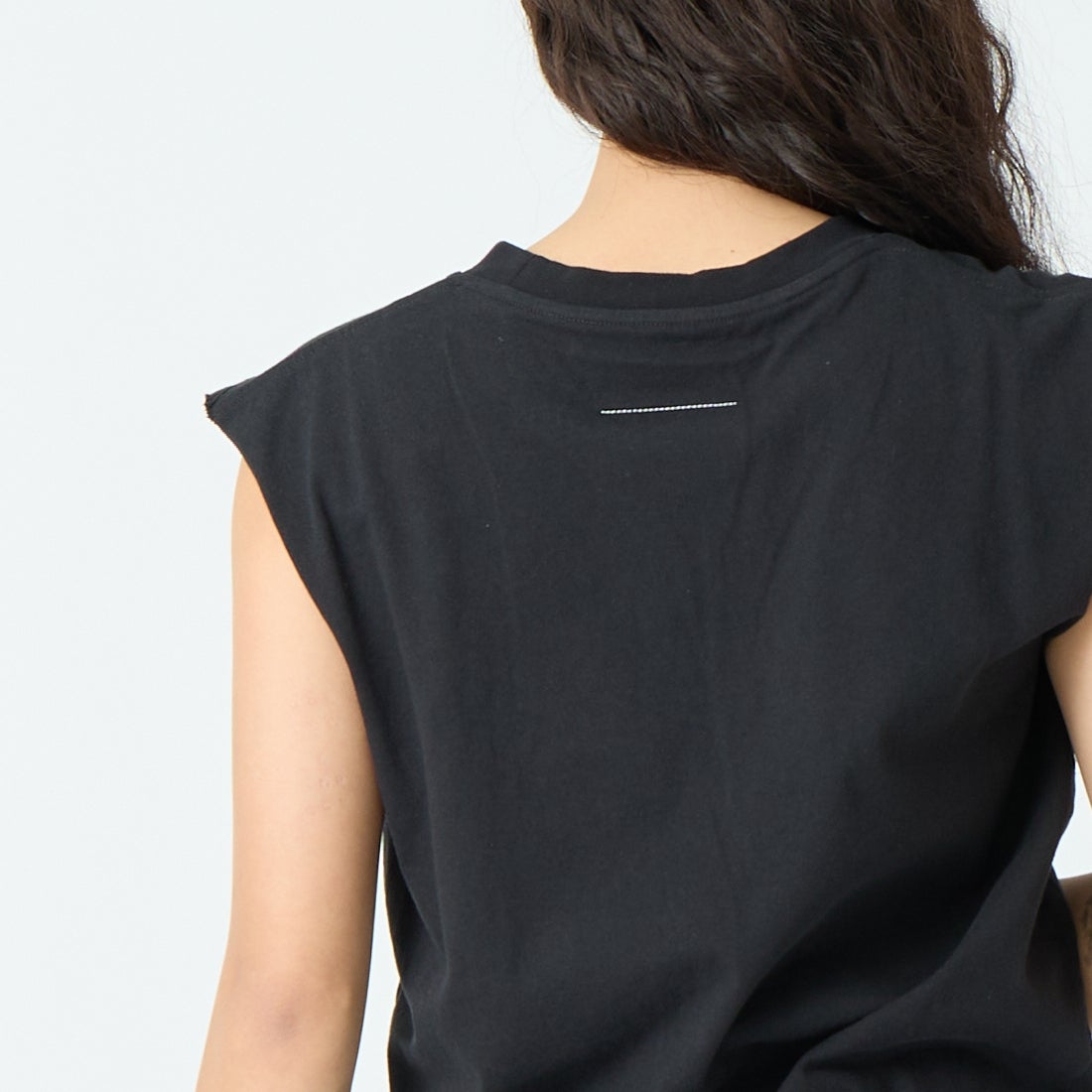 MM6 Maison Margiela [エムエムシックス メゾン マルジェラ] タンクトップ [S52NL0074-M20050] 900 BLACK &&モデル身長：162cm 着用サイズ：S&&