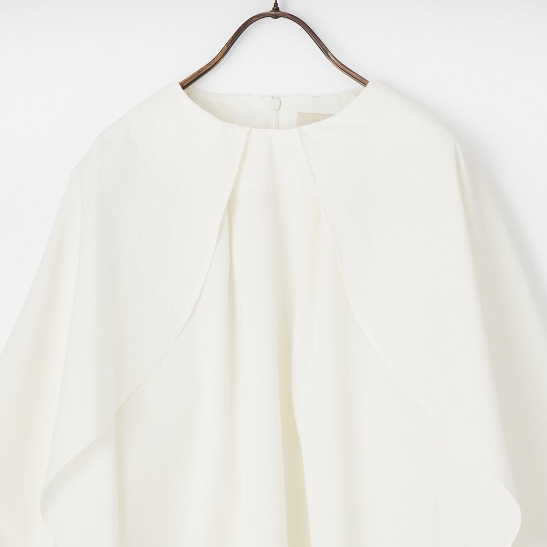 STELLA CIFFON [ステラシフォン] ウォーターリペレントフリルブラウス [ST1-26403] 02 O.WHITE