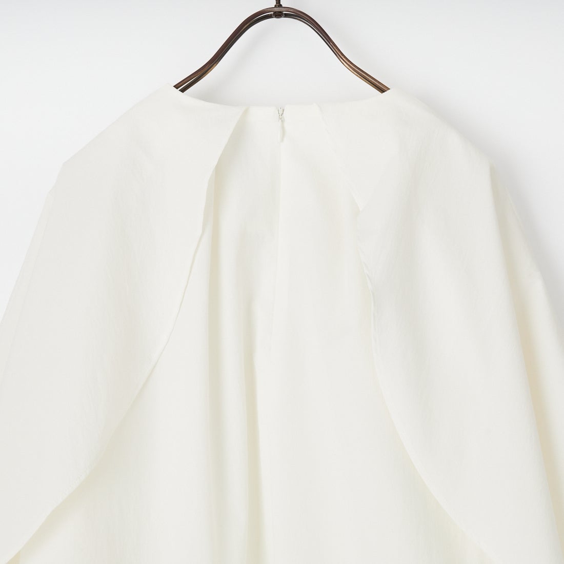 STELLA CIFFON [ステラシフォン] ウォーターリペレントフリルブラウス [ST1-26403] 02 O.WHITE