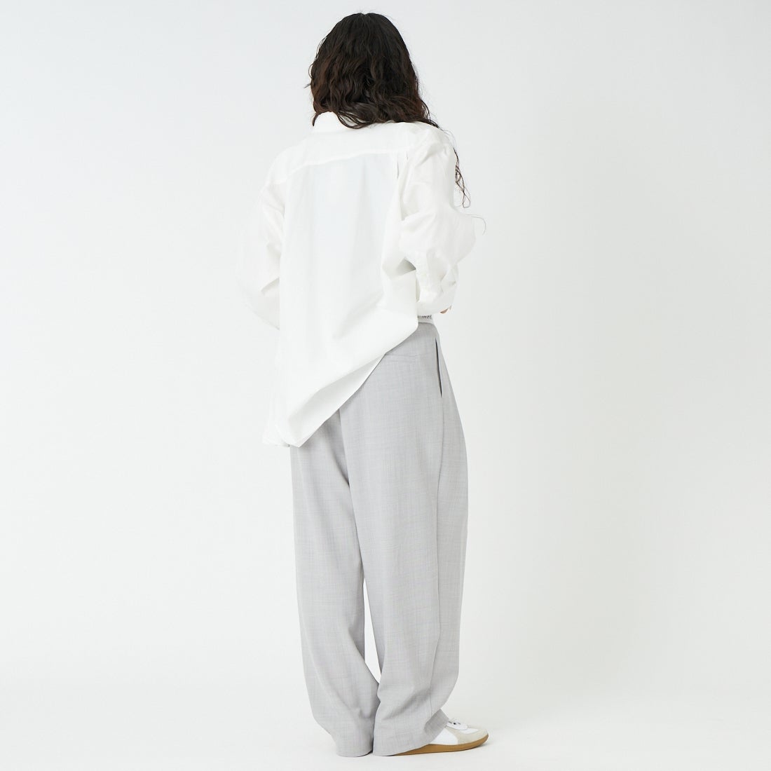 Margaux vintage [マルゴーヴィンテージ] ウエストロゴタックパンツ [MG-PT-26007-S] LGRAY &&モデル身長：162cm 着用サイズ：F&&