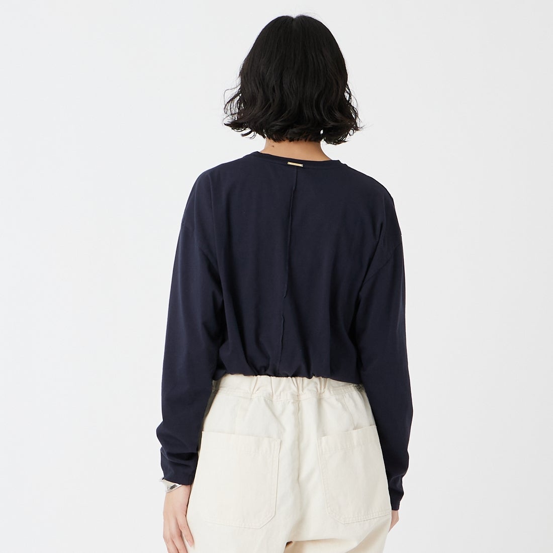 MICA&DEAL [マイカアンドディール] ロゴプリントロングスリーブTシャツ [0126109022] NAVY &&モデル身長：162cm 着用サイズ：F&&