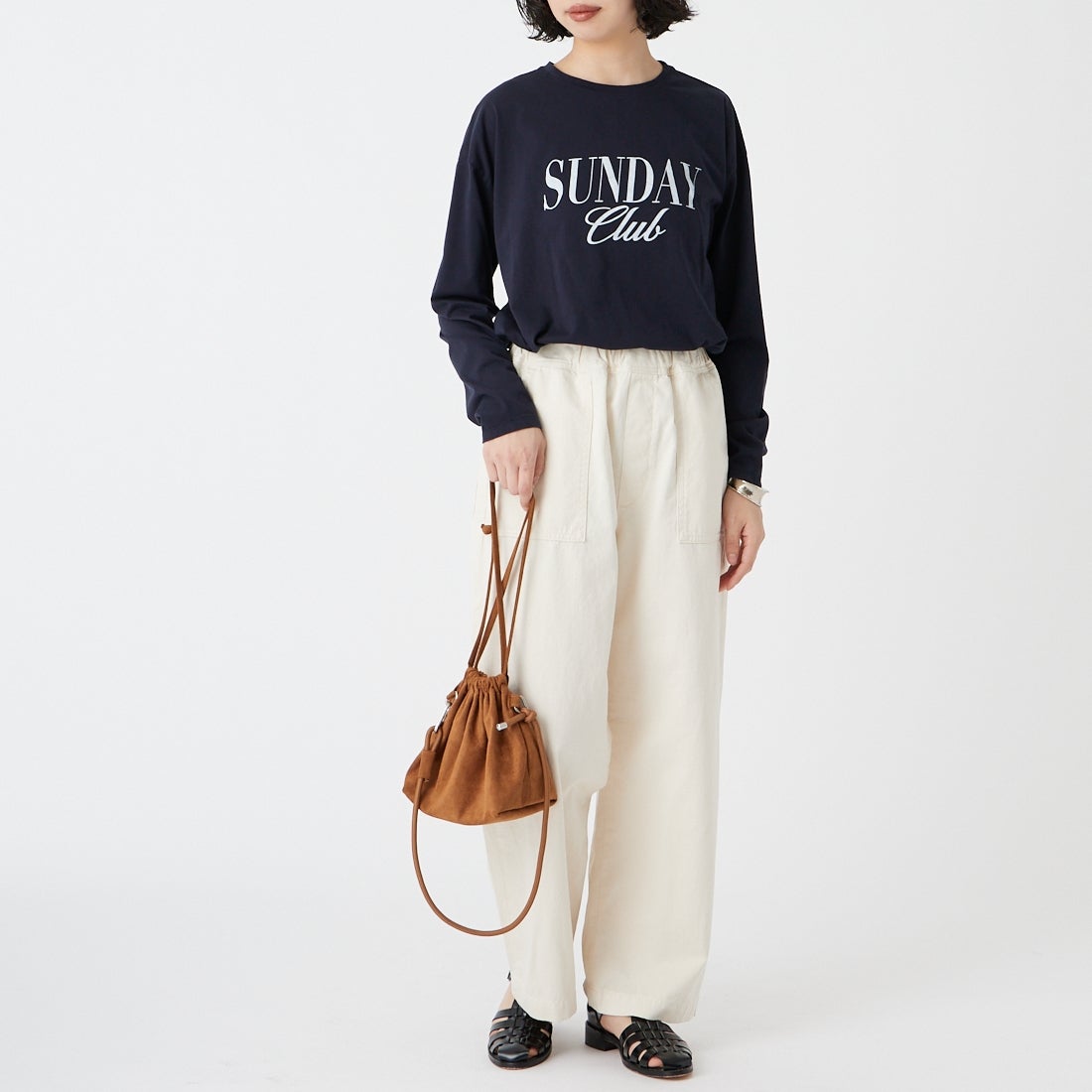 MICA&DEAL [マイカアンドディール] ロゴプリントロングスリーブTシャツ [0126109022] NAVY &&モデル身長：162cm 着用サイズ：F&&