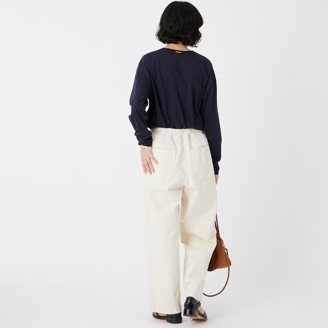 MICA&DEAL [マイカアンドディール] ロゴプリントロングスリーブTシャツ [0126109022] NAVY &&モデル身長：162cm 着用サイズ：F&&