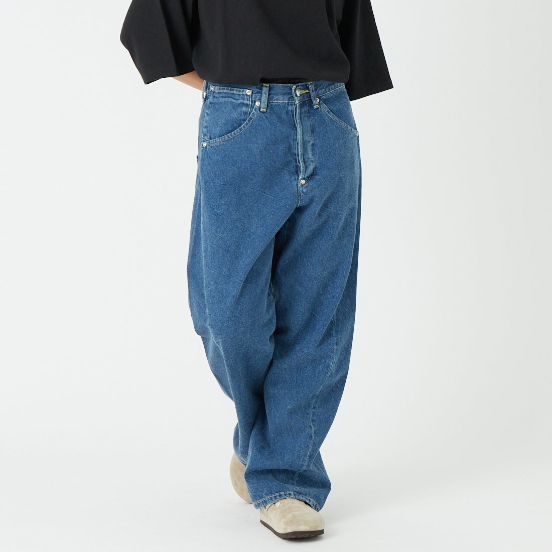 SOPHIE TALKS ABOUT THE WEATHER [ソフィートークスアバウトザウェザー] シンチバックジーンズ [COM-26S-DM01] INDIGO &&モデル身長：162cm 着用サイズ：1&&