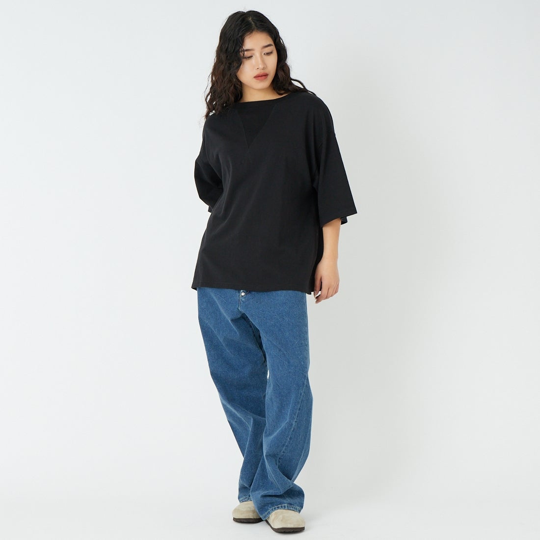 SOPHIE TALKS ABOUT THE WEATHER [ソフィートークスアバウトザウェザー] ガゼットビッグTシャツ [COM-26S-CU02] BLACK &&モデル身長：162cm 着用サイズ：0&&