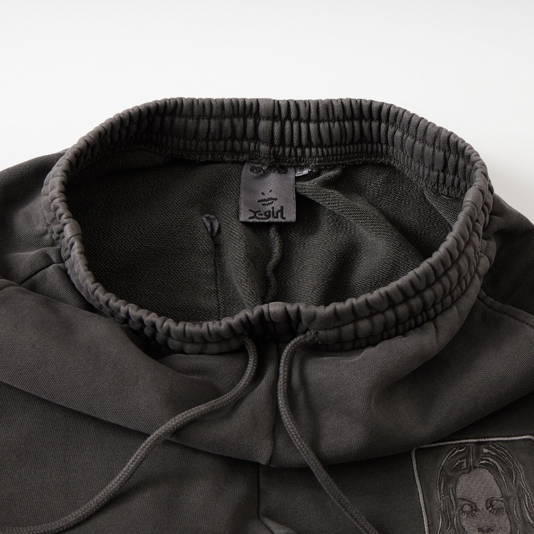 X-girl [エックスガール] ピグメントダイ フェイス&ロゴスクエアパッチ スウェットパンツ [105261031005] BLACK