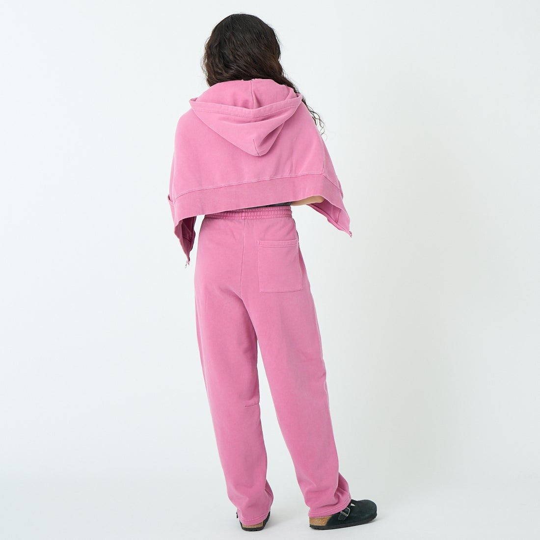 X-girl [エックスガール] ピグメントダイ フェイス&ロゴスクエアパッチ スウェットパンツ [105261031005] PINK &&モデル身長：162cm 着用サイズ：S&&