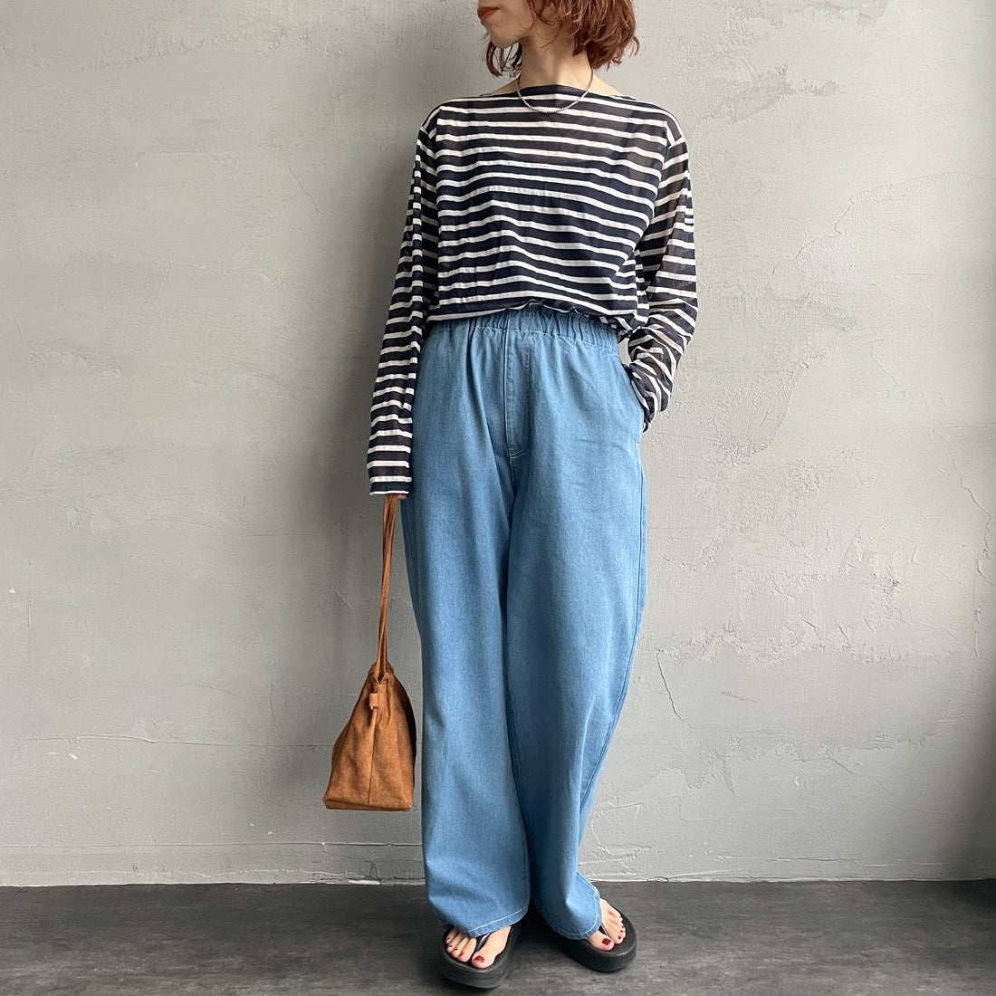 UNIVERSAL OVERALL [ユニバーサルオーバーオール] 別注 バックポケットイージーパンツ [U2612600IN-JF] BLUE USED &&モデル身長：158cm 着用サイズ：S&&