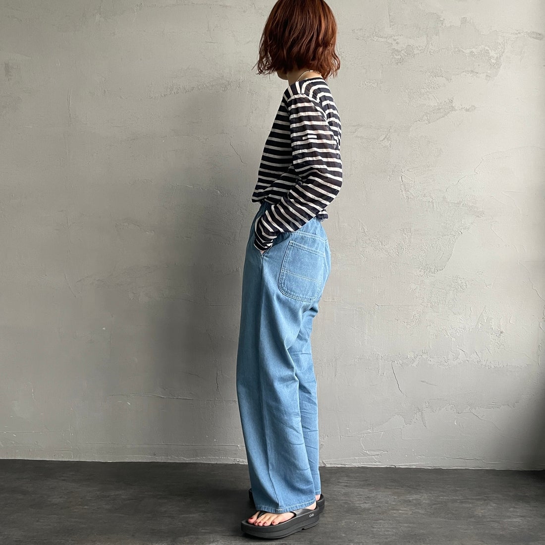 UNIVERSAL OVERALL [ユニバーサルオーバーオール] 別注 バックポケットイージーパンツ [U2612600IN-JF] BLUE USED &&モデル身長：158cm 着用サイズ：S&&
