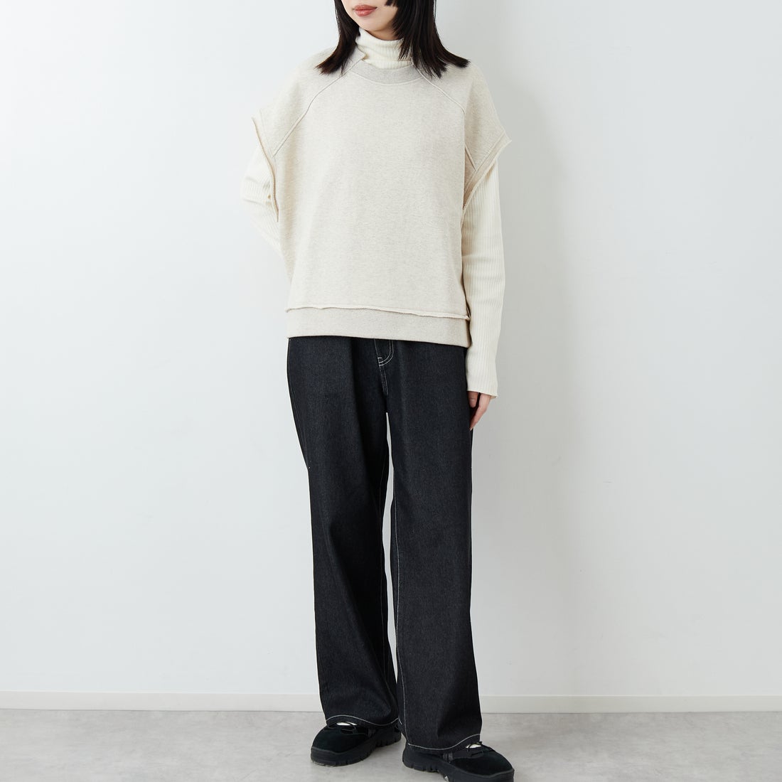 UNIVERSAL OVERALL [ユニバーサルオーバーオール] 別注 バックポケットイージーパンツ [U2612600IN-JF] BLACK USED &&モデル身長：162cm 着用サイズ：M&&