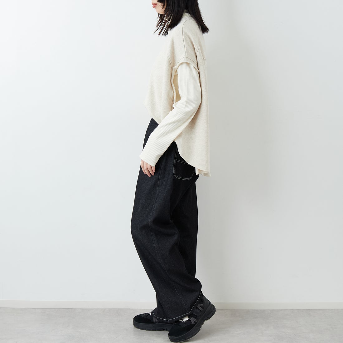 UNIVERSAL OVERALL [ユニバーサルオーバーオール] 別注 バックポケットイージーパンツ [U2612600IN-JF] BLACK USED &&モデル身長：162cm 着用サイズ：M&&