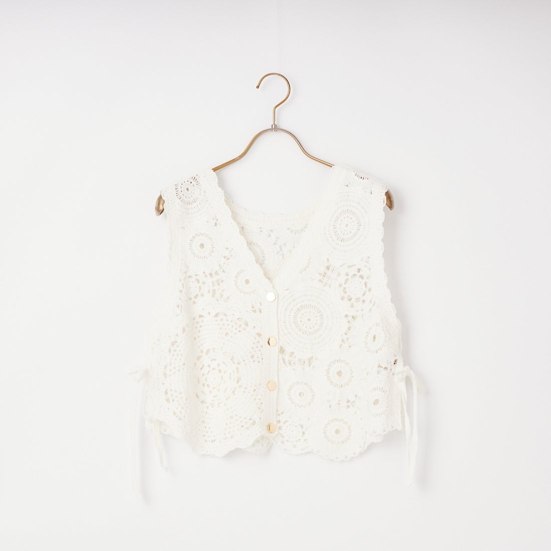 05 WHITE